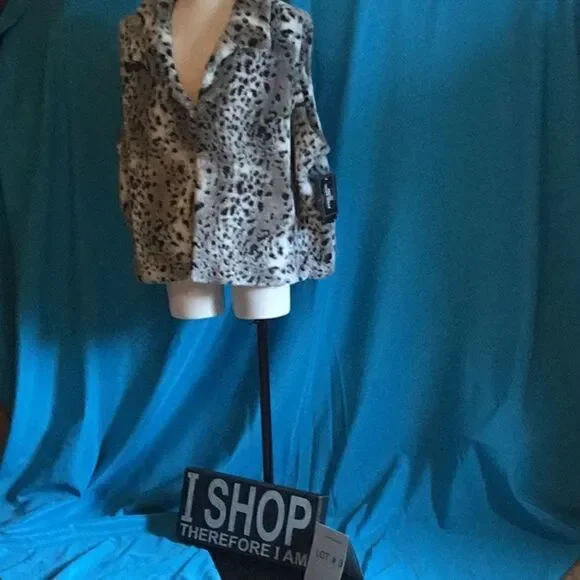 ADRIENNE LANAU faux fur vest in 2 to 3 x-large - Picture 3 of 8